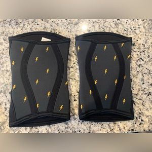 EXO Knee sleeves